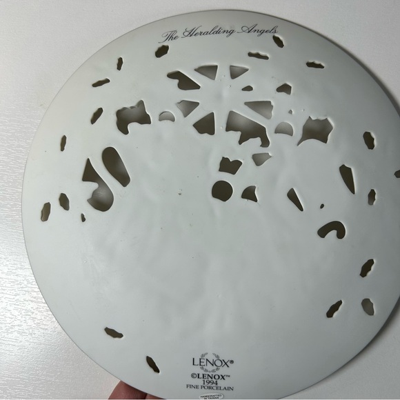 Lenox Bisque Porcelain Pierced Plate 24kt Gold Trim Lot Of 2 From 1993/4 holiday - Picture 3 of 6